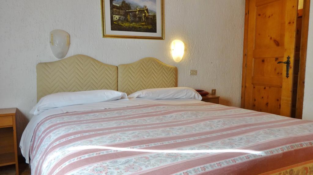 Hotel Piccolo Mondo Борміо Екстер'єр фото