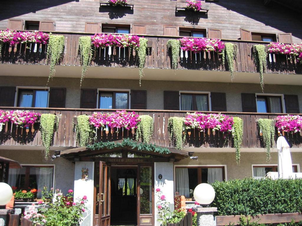 Hotel Piccolo Mondo Борміо Екстер'єр фото