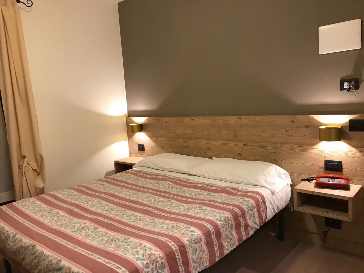 Hotel Piccolo Mondo Борміо Екстер'єр фото