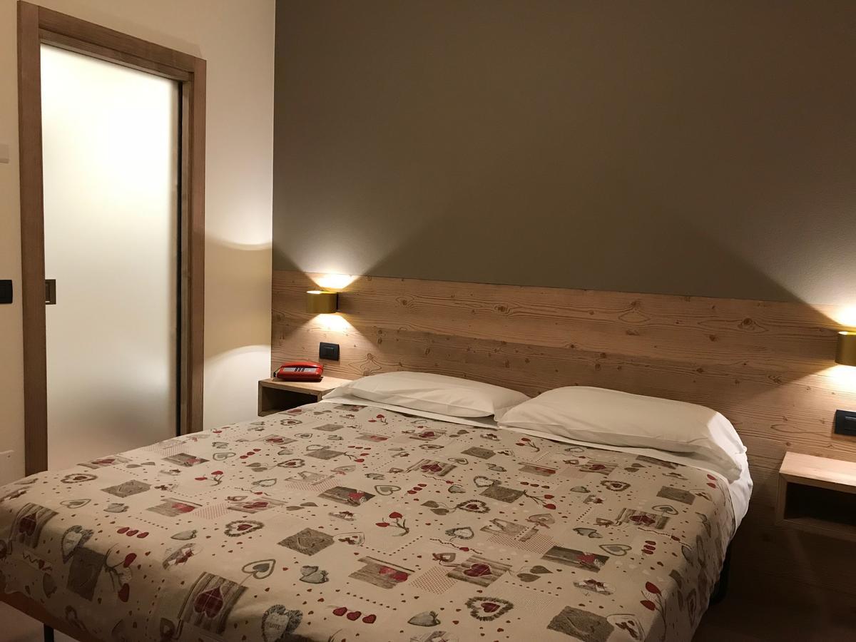 Hotel Piccolo Mondo Борміо Екстер'єр фото