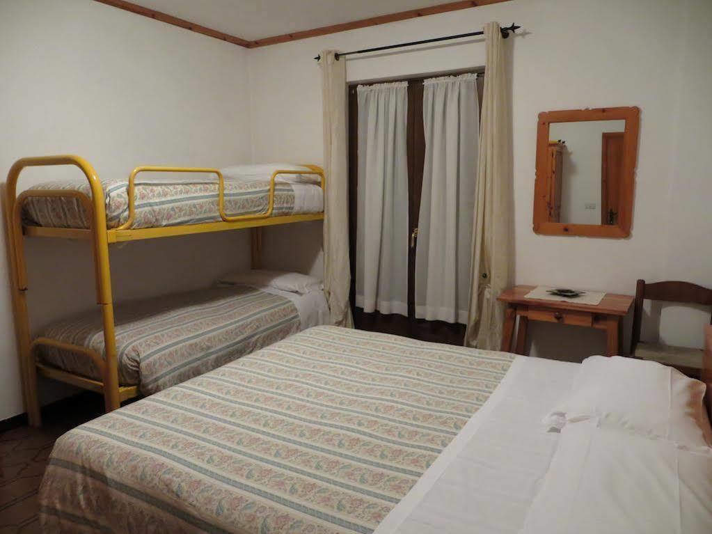 Hotel Piccolo Mondo Борміо Екстер'єр фото